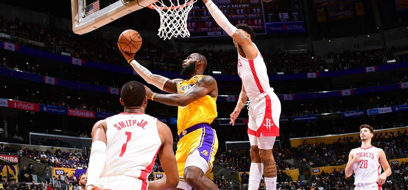 APP下载-关于重返赛场引发热议！，德约科维奇在美国队比赛中出色防守赢得满堂喝彩的信息