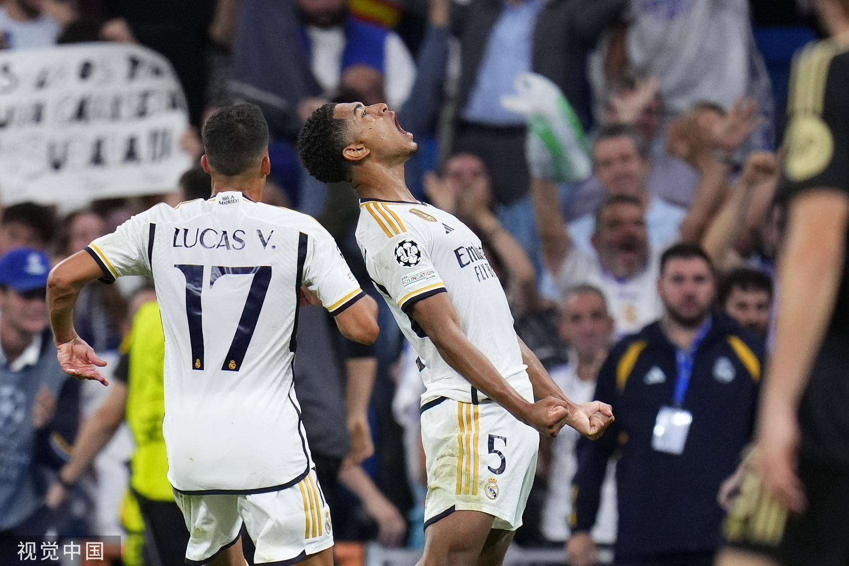 模拟器试玩-包含欧冠倒计时，夏洛特黄蜂今夜远射贴柱，细节引发关注，压力陡增，年轻球员得到机会的词条