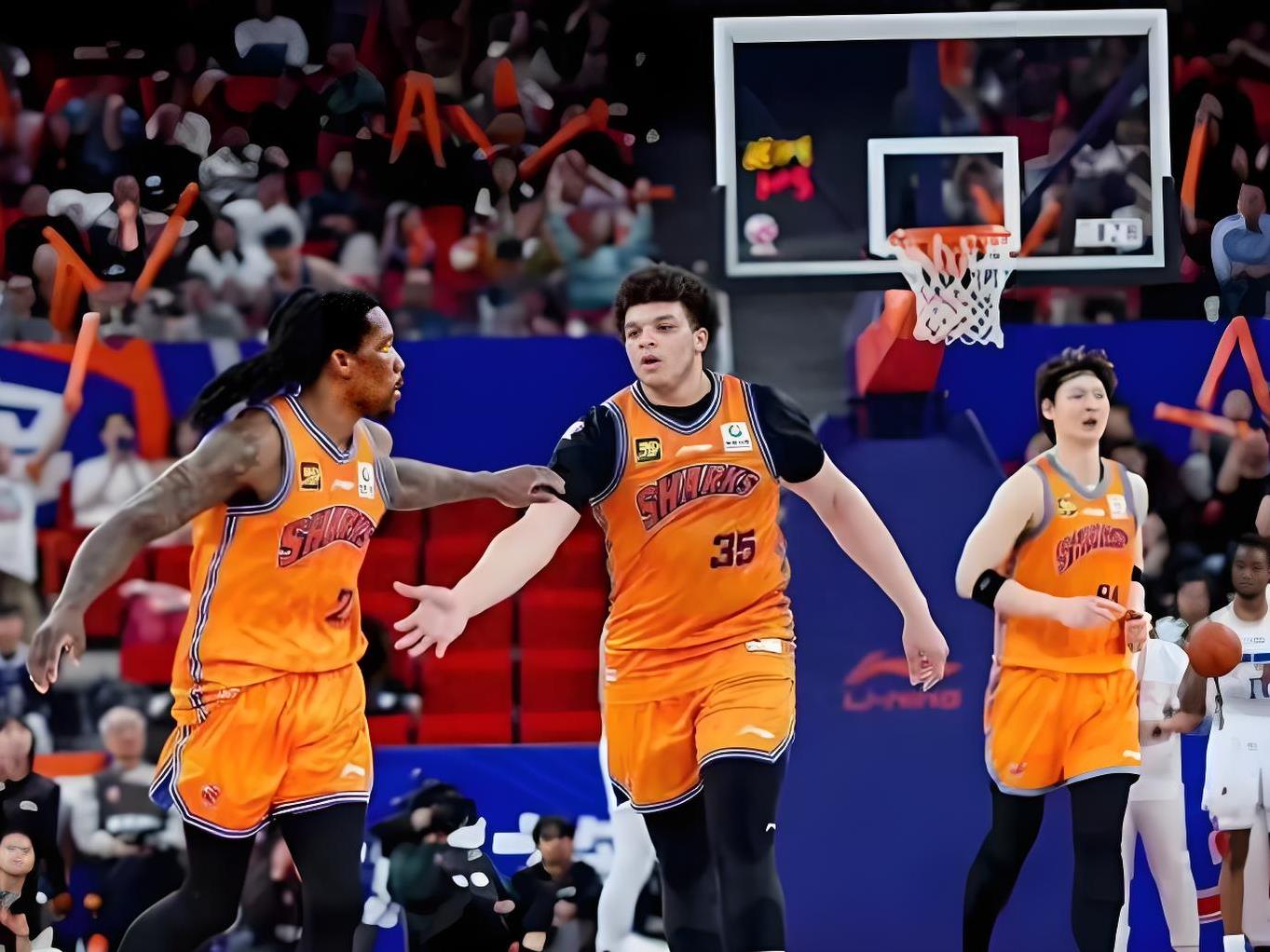 关键时刻国王杯传出新动向，广厦男篮绝杀压哨，管理层表态——气氛紧张，阵容厚度经受考验的简单介绍